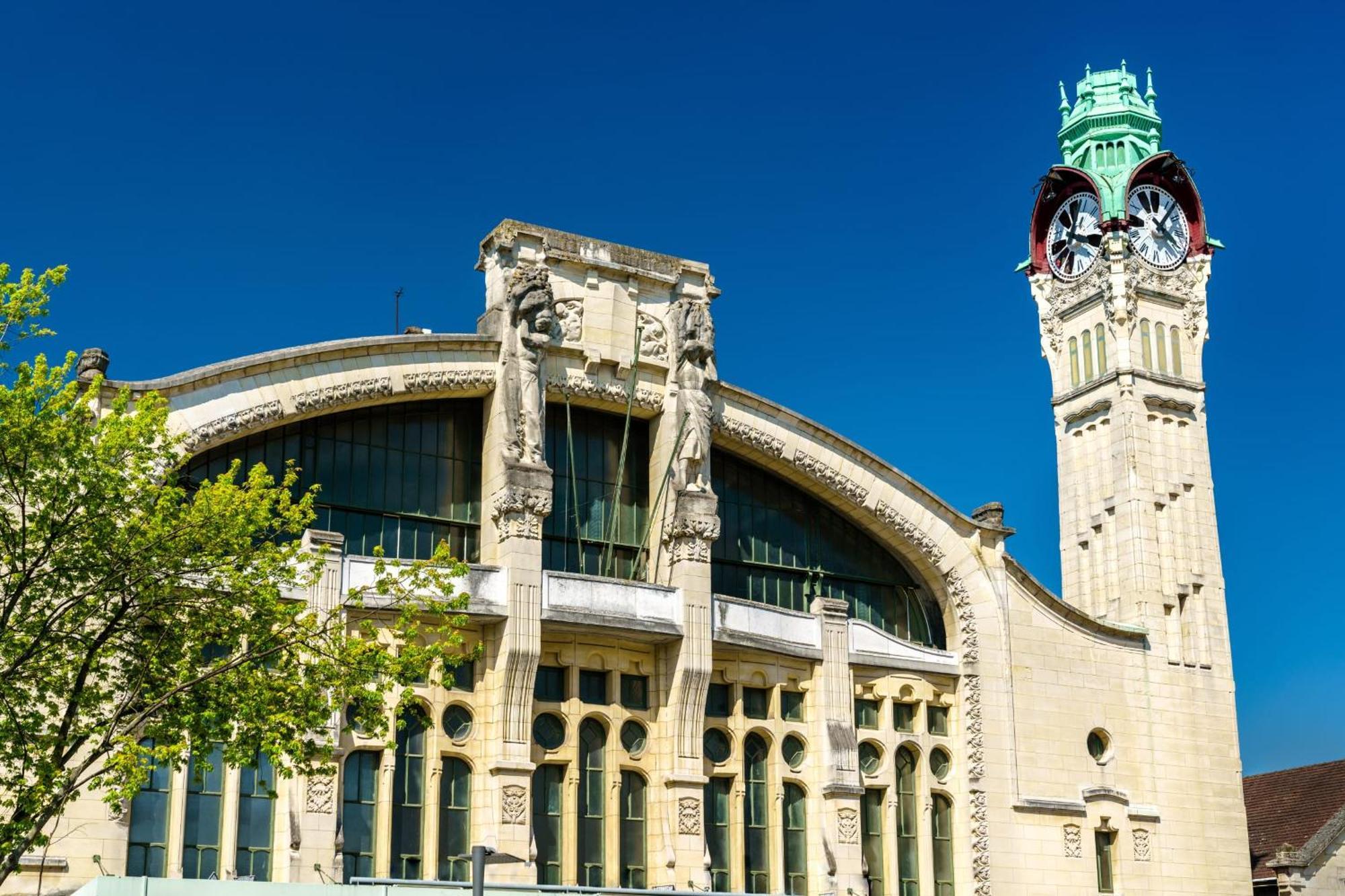 Gary Joli F2 Au Pied De La Gare De Rouen